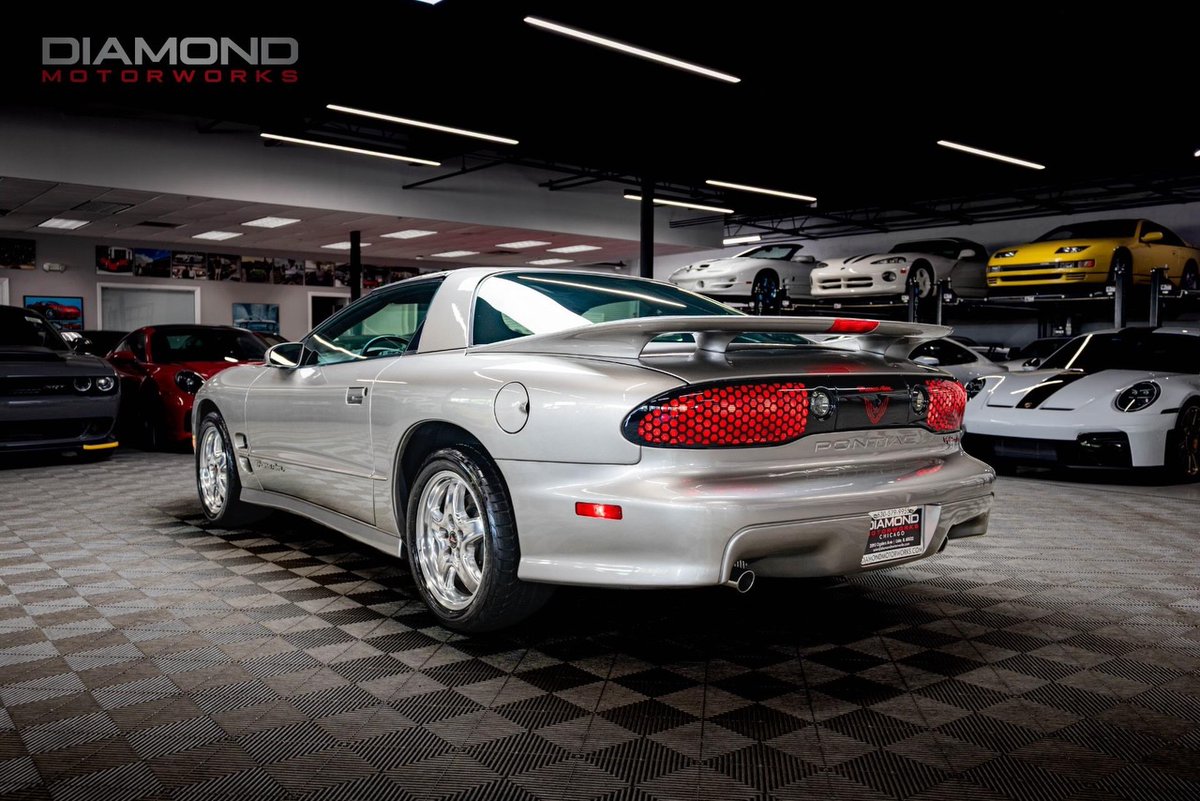 KenethMckeyyro's tweet photo. 2002 Pontiac Firebird Trans Am WS6 with 10, 511 original miles. 325 HP LS1 V8, 6-speed manual, Ram Air package, T-tops, clean Carfax. $49, 361 in Lisle, IL. Contact: 630-579-9955 https://t.co/Suo4aNcR9Y
