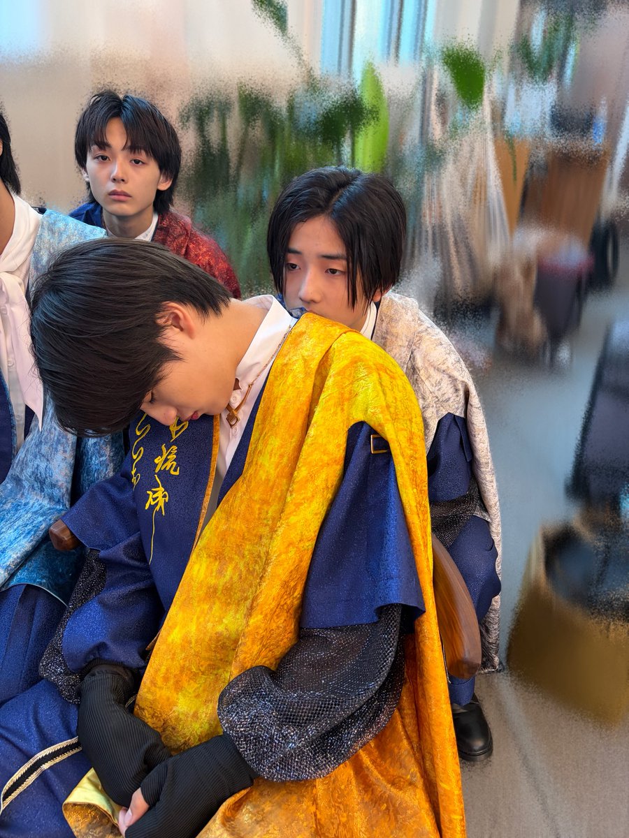 iiondo_official's tweet photo. メンバーの昼寝を隠し撮り😪
#ONDO_LOG
#iiONDO
#三村航輝 #宮本琉成 #堀蒼寿 #三戸琳仁 https://t.co/tr8alG9ygj