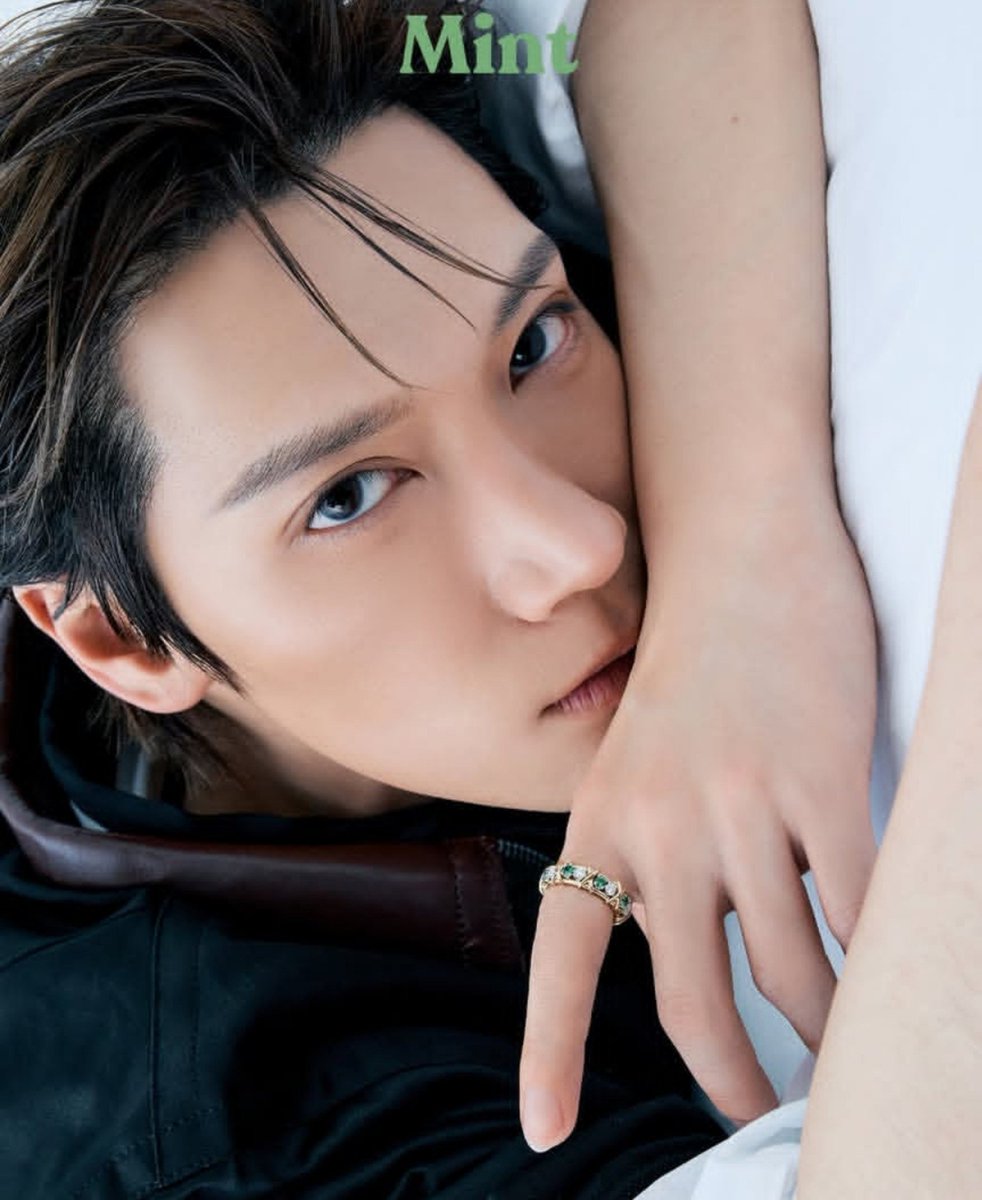 FashionistD's tweet photo. #TEN is back at modeling wearing TIFFANY &amp; CO for MINT https://t.co/liz6u6ECZl