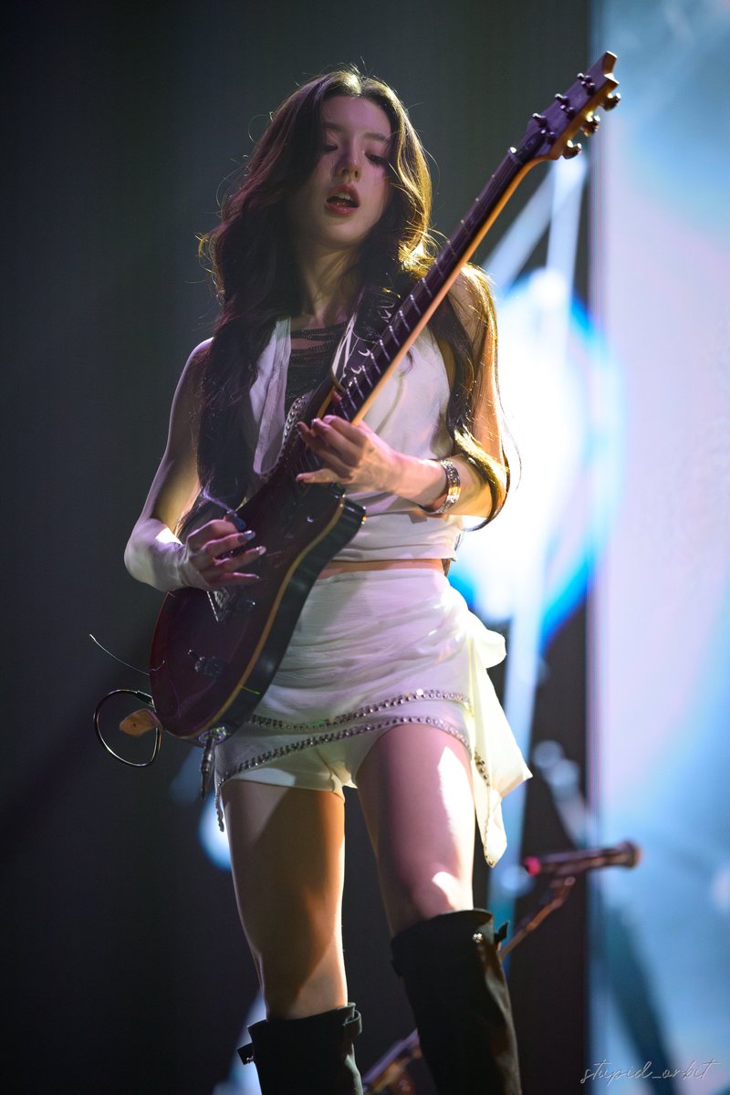 stupid_orbit's tweet photo. ARTMS World Tour Art of BLUE BLOOD in Seoul @ 예스24 라이브홀 260905 #ARTMS #아르테미스 #Art_of_BLUE_BLOOD #희진 #HeeJin https://t.co/su0qzDEv7m