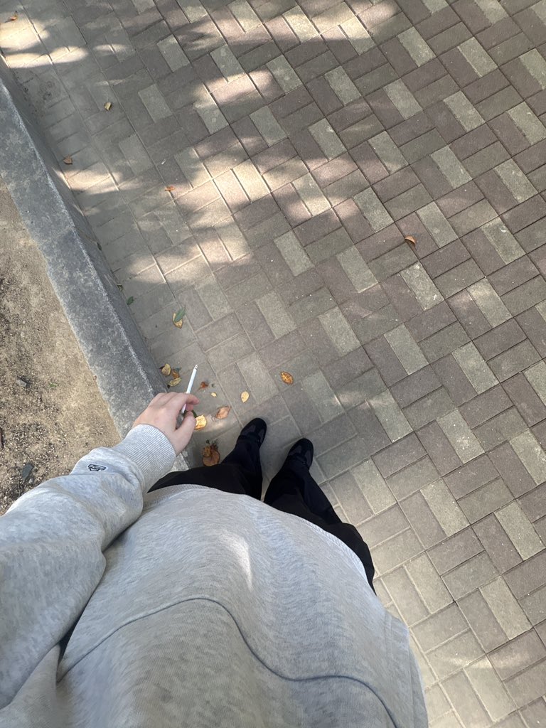 Jjekslfevb's tweet photo. 🥱 https://t.co/Iz9AEAK64c