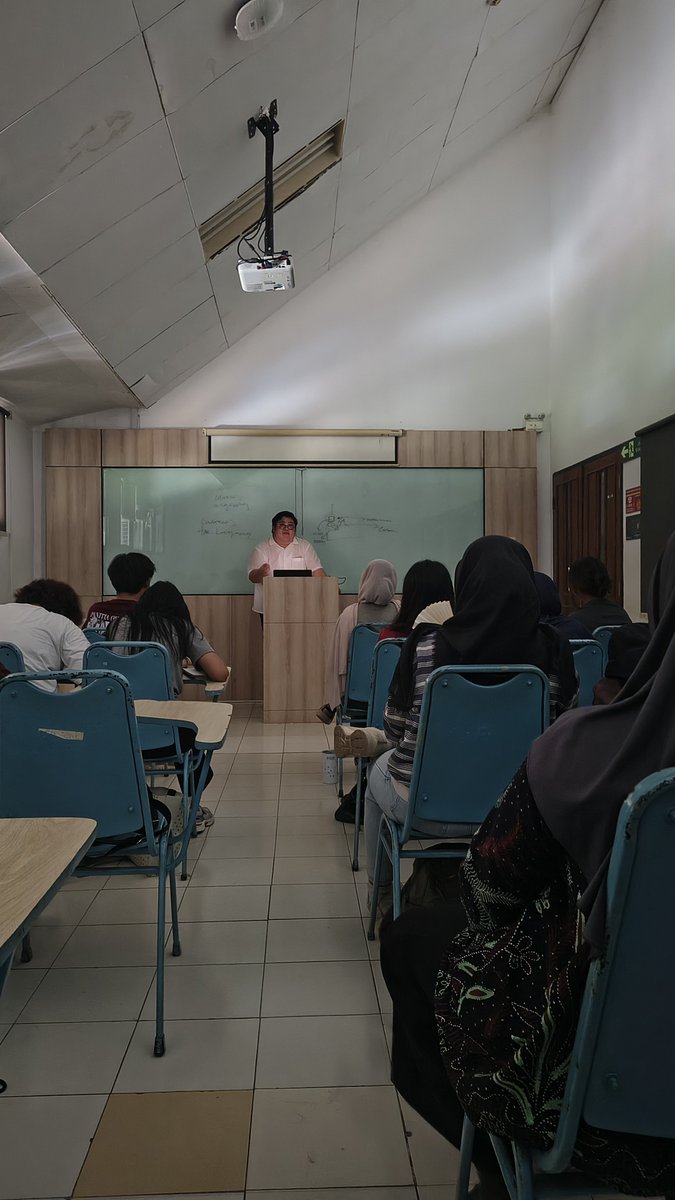 suchanaivekid's tweet photo. Kampus top satu mati lampu 😹😹😹😹 https://t.co/kVFFZbvzKx