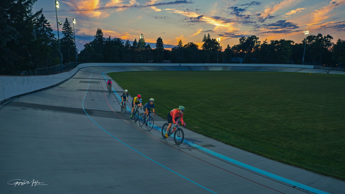 JaneePolligy's tweet photo. Sunset at the bike racing velodrome during blue hour. Come for the racing, stay for the beauty. https://t.co/i2d1ipdDbL