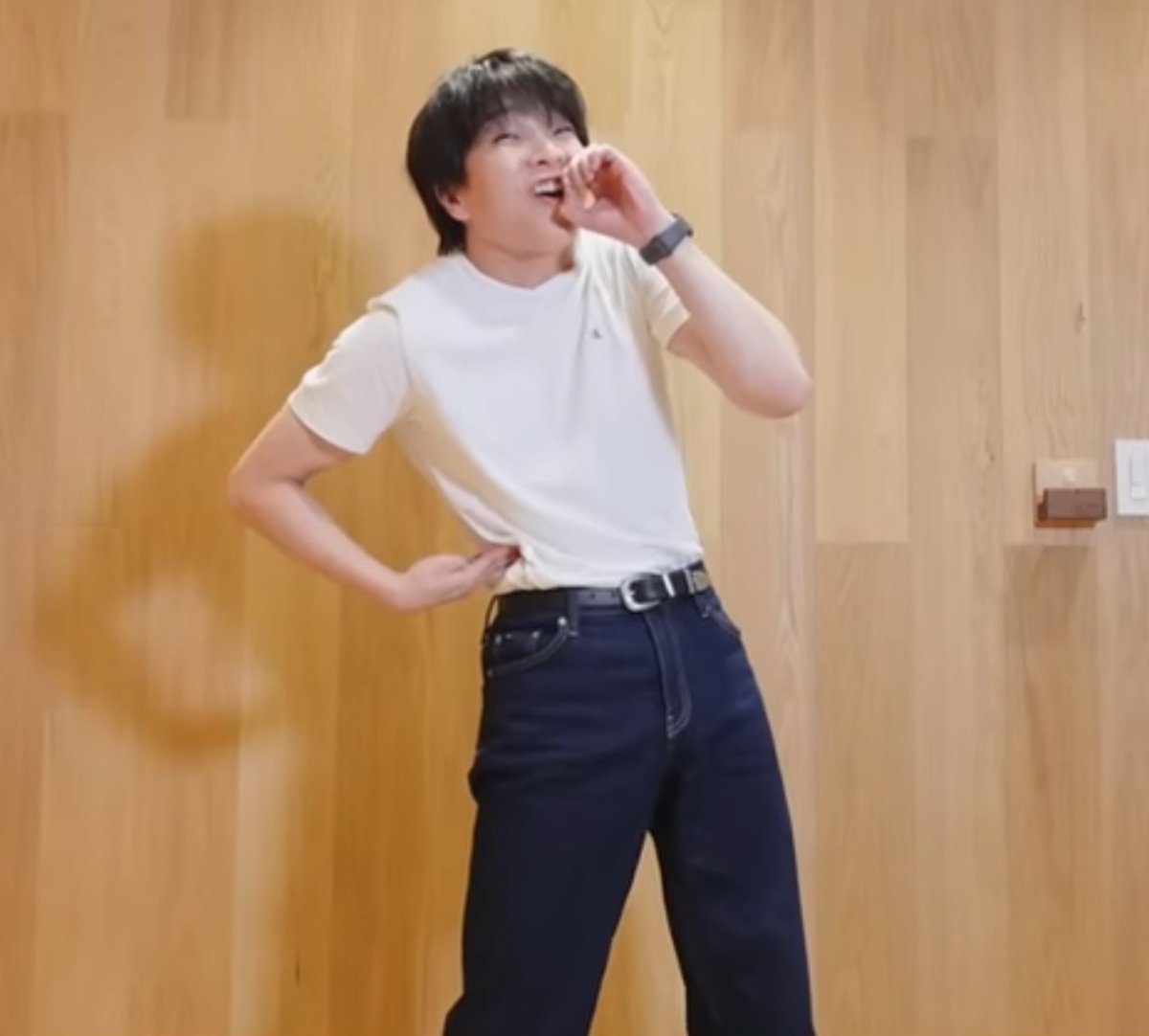 EhhoEhho1015's tweet photo. ←好きなった初期のイメージの
塩﨑太智さん
　　　　→今の塩﨑太智さんのイメージ https://t.co/1t7OtArdg4