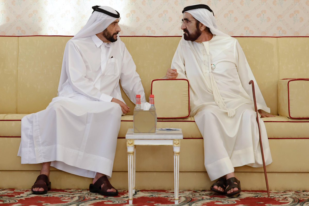 bu5alled's tweet photo. عظّم الله أجرك يا وطن في فقيدك أحمد بن راشد وأسأل الله أن يرحمه ويغفر له ويسكنه فسيح جناته

الله يصبر قلبك يا بو راشد ويصبرنا جميعا على فراقه، رحل رجل عزيز وترك في القلب غصّة لا تُنسى 

أظلمت دبي وأظلمت الإمارات بفقده
رحم الله أحمد بن راشد وجبر قلوب أهله ومحبيه، وإنا لله وإنا إليه راجعون