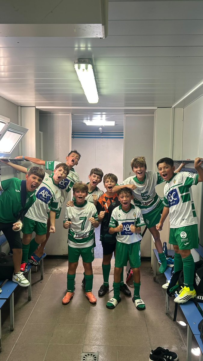 uesants's tweet photo. Seguim preparant-nos i gaudint dels partits del cap de setmana! 💪💚

#orgullsantsenc https://t.co/JgTiFu09Tm