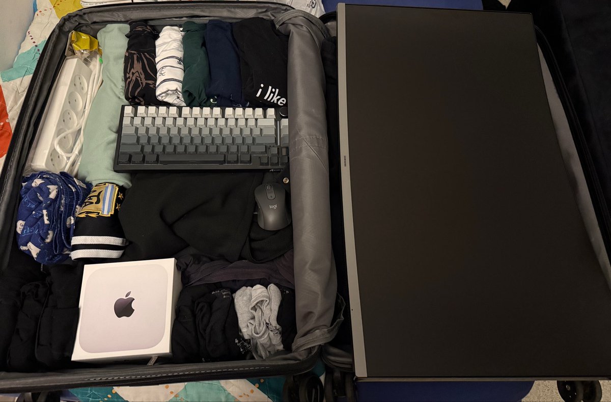 CasperOnChain's tweet photo. Health Update: it’s time

Done packing and just got the call from the hospital to head there to start with the one month process

Feels weird packing to go into isolation and not travel. Hopefully next time i pack it will be to i nicer place 😅

Will keep you guys updated 🫶🏼 https://t.co/WKsjRmmVRF