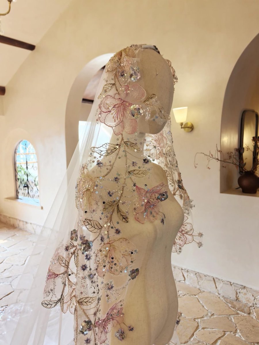 onetruelave's tweet photo. floral bridal veils https://t.co/pD3mOPWxjB