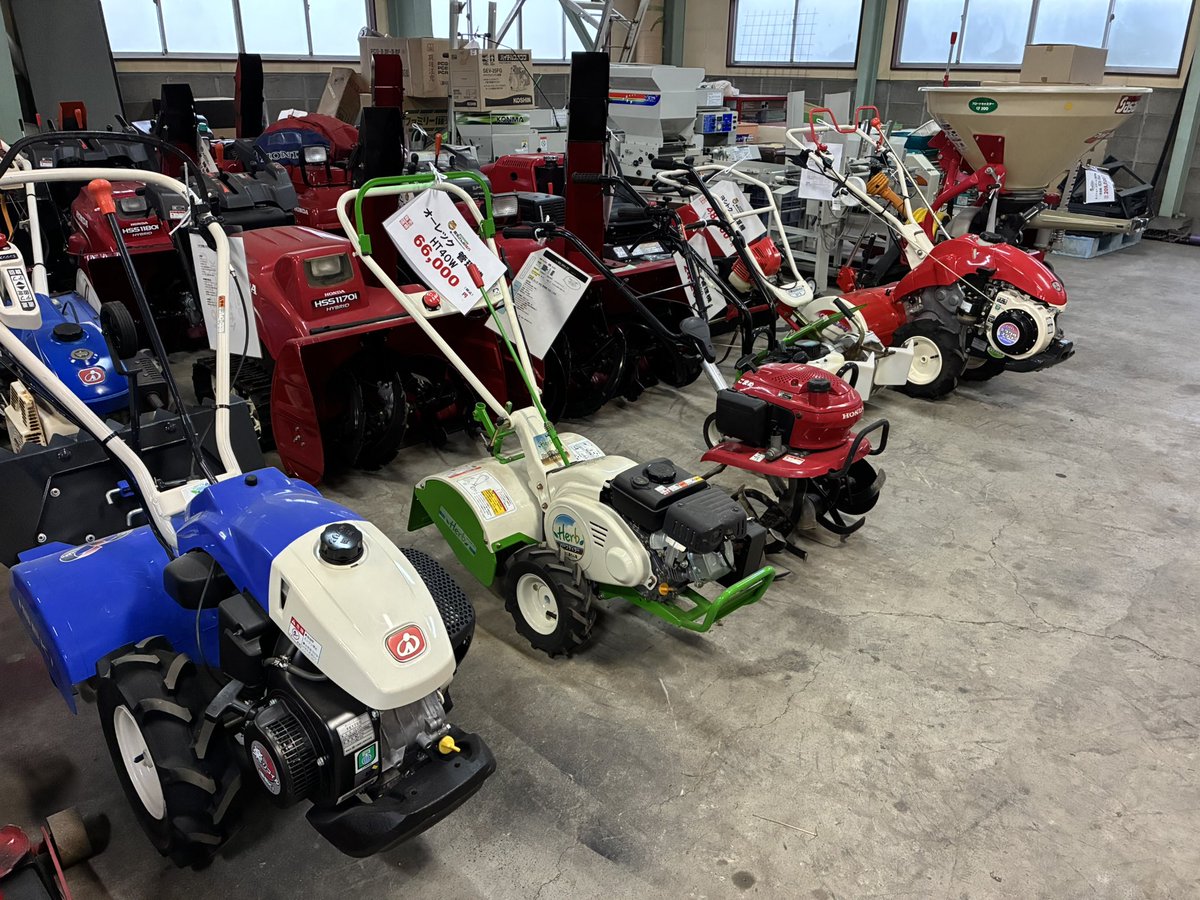 noukasan_yama's tweet photo. 🌾入荷のお知らせ🌾

クボタの管理機「TRS60」が入荷しました！

そのほかにも、いろいろな管理機を取り揃えております🚜
ぜひ店頭で状態をご確認ください！

農機具をお探しの方は、ぜひ
「農家さんの味方 山形本店」へ😊

#農家さんの味方 #山形本店 #中古農機具 #管理機 #クボタ #TRS60 #農機具 https://t.co/LHNbheJe2z