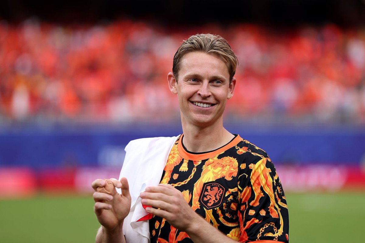 danilovich77164's tweet photo. Post parón la mejor noticia para el Barça es el regreso de Frenkie, infravalorado.

Esta temporada con Rodri &amp; Pedri puede sumarse y darle unas variables (ojalá 433) para aumentar el nivel y la competición por un puesto 

Veremos cosas muy interesantes con el 21 en el campo. https://t.co/2sYJUAyBSI