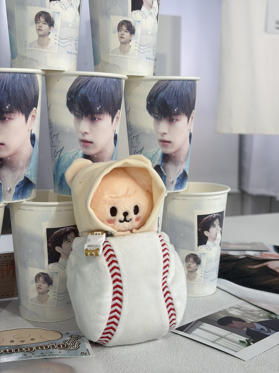 sananuikz's tweet photo. 나의 모든 계절에, 너

깔끔한 분위기에 어울리는 사진 분위기
퍼핌쿠키도 귀엽고
구겨지지않게 쇼핑백도 챙겨주시는 세심함

#SeungMin_MyEternalSummer https://t.co/GvoQMrQDTf