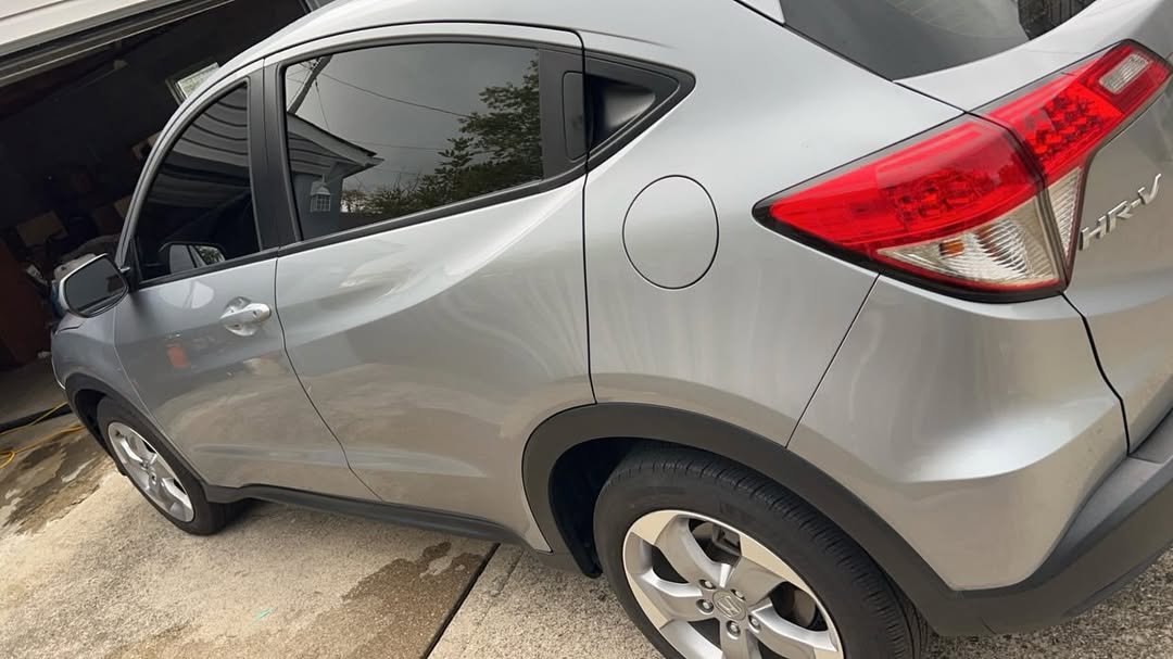 PeggieHigaod's tweet photo. Want to be seen? Come get cleaned. Book your appointment today! https://t.co/3HbCpM1pDf
