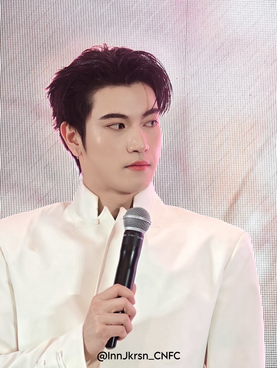 InnJkrsn_CNFC's tweet photo. 💙🩵🤍🩵💙
Cute and handsome🥰

@innjakkrasin 

Inn1stFanSigninShanghai（Part 3）

#innjkrsn
#InnFansigninShanghai https://t.co/q0N1q3ozTA