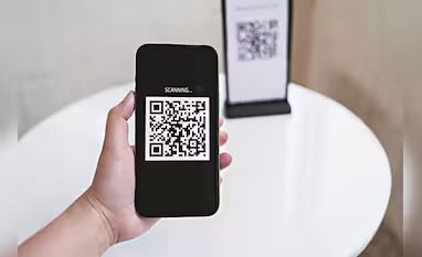 IndiannTechInfo's tweet photo. 🚨 MDR reset: Flat ₹5 UPI fee on the table for capital-market transactions. https://t.co/IKXYQYUQox
