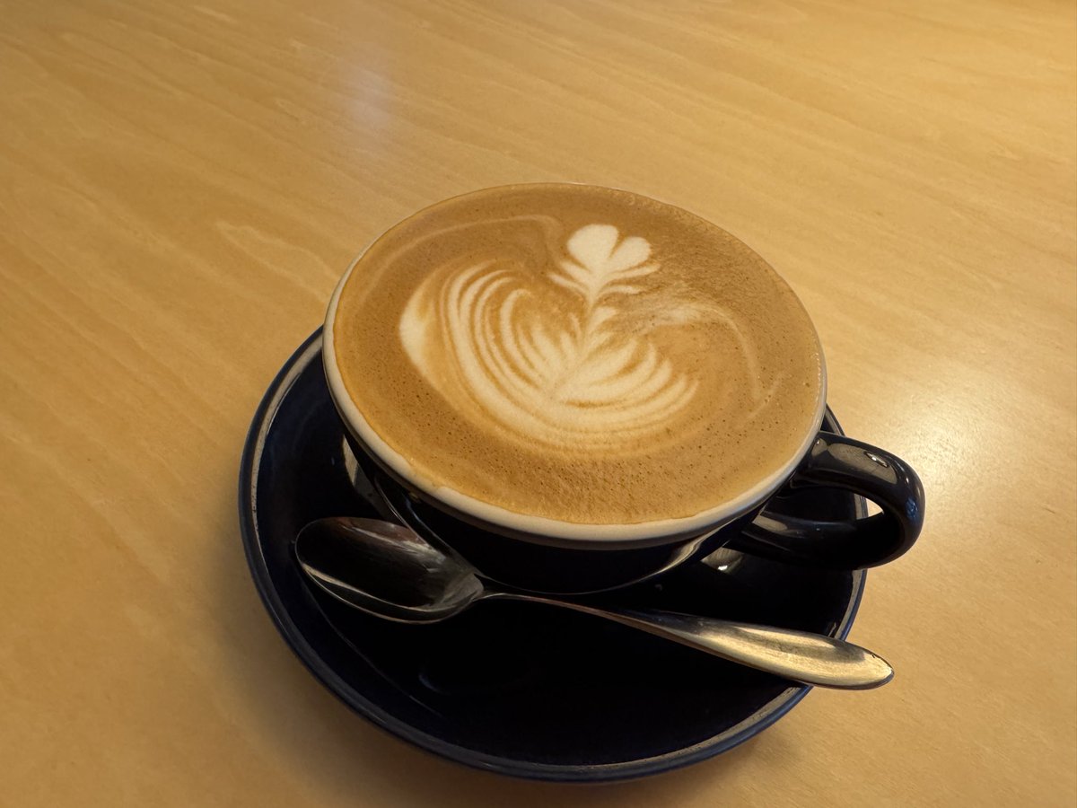 RIE_1536's tweet photo. サンワコーヒーワークス京都店
柳馬場通三条下ル
初めて行ったコーヒー屋さん
すごく静かですごく落ち着けるお店だった。
カフェラテをチョイス。
今度はハンドドリップのコーヒーを飲みたいなぁ。 https://t.co/sN3pnpGNhY