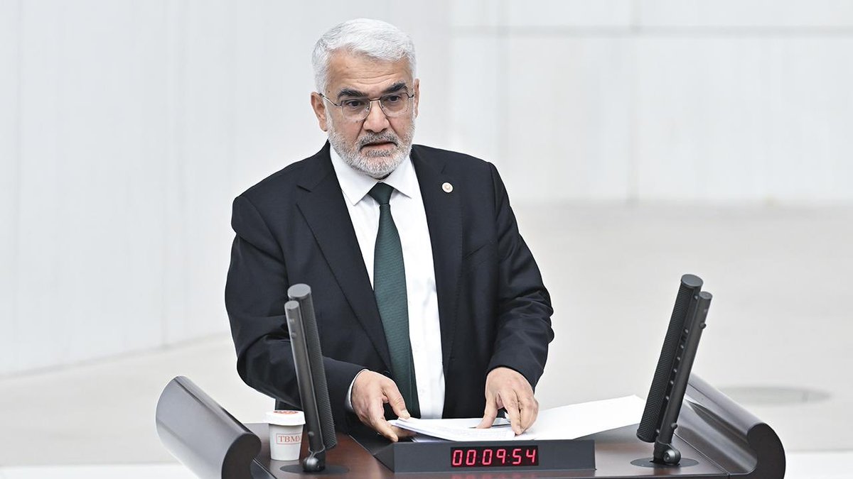 mahfildijital's tweet photo. 🔴 HÜDA PAR Genel Başkanı Zekeriya Yapıcıoğlu:

Sizin hürriyet dediğinize biz sapıklık diyoruz.

Kürt kavminin haklarını koruyacağım diye yola çıktığını iddia edenler, Lut kavminin izinden gidenleri savunur oldular. 

Bu millet bu yolda sizin arkanızdan gelmez. https://t.co/GQjWtEnkle