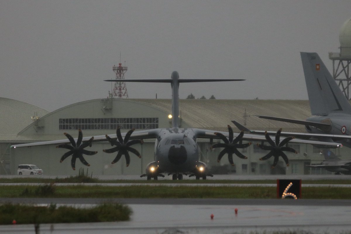 htkcno81's tweet photo. 【余韻に浸るシリーズ】
エアバス製大型戦術輸送機
A400M アトラス
最後に最高のヴェイパーを頂きました🌀
#百里基地
#フランス航空宇宙軍
#a400m https://t.co/kkH1nU1lGa