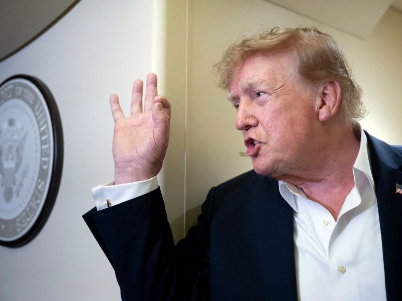 JacaNewswatch's tweet photo. Trump says his planned arch to double as military base

https://t.co/VeRxGBfC0S https://t.co/8yRnOcxSF7