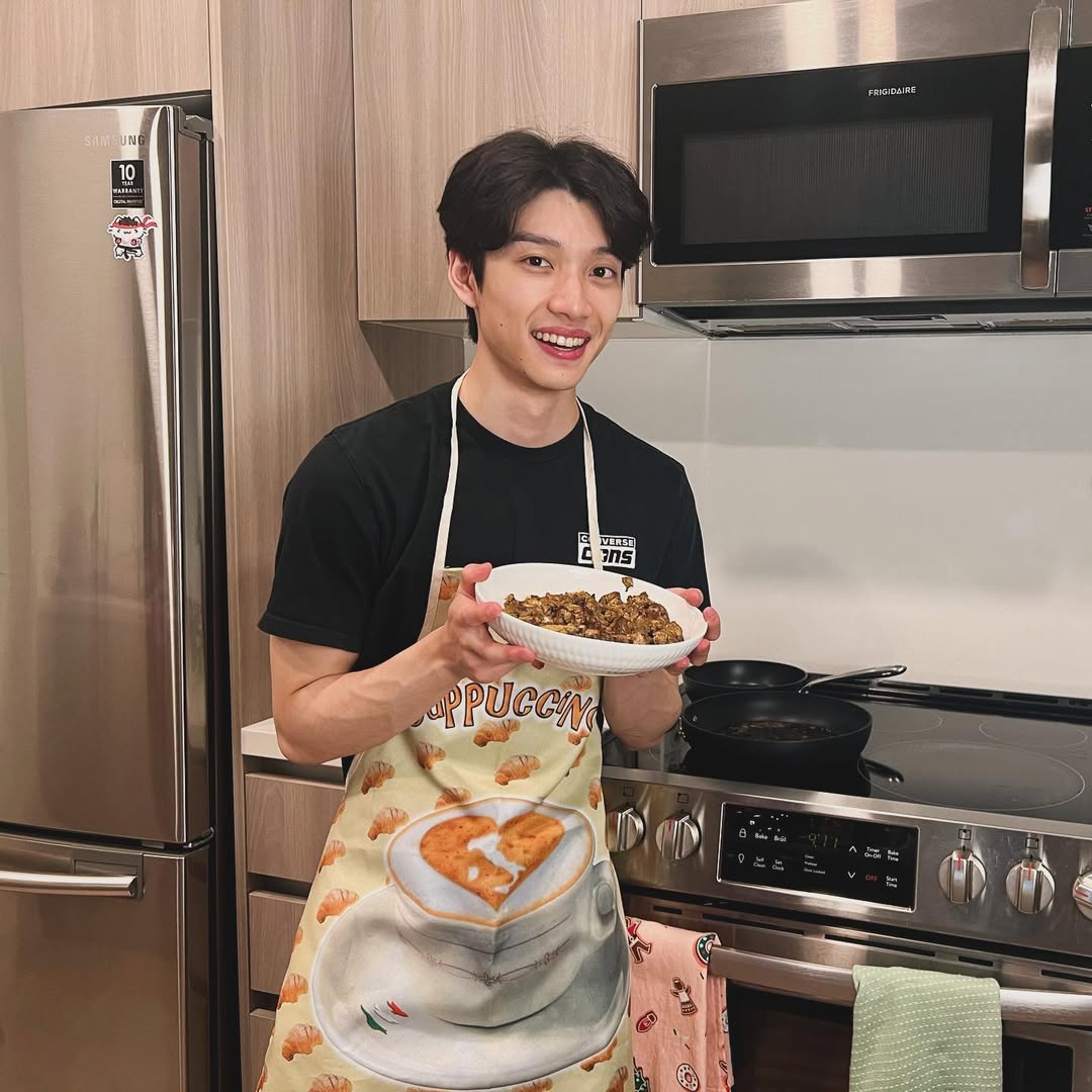 cyclonebig's tweet photo. Who’s hungry for a bite of this delicious home-cooked meal? 😋

New Vid ~ VIEWERS control what happens in my cooking video, link in bio! https://t.co/GoJ4Ugc4Ly