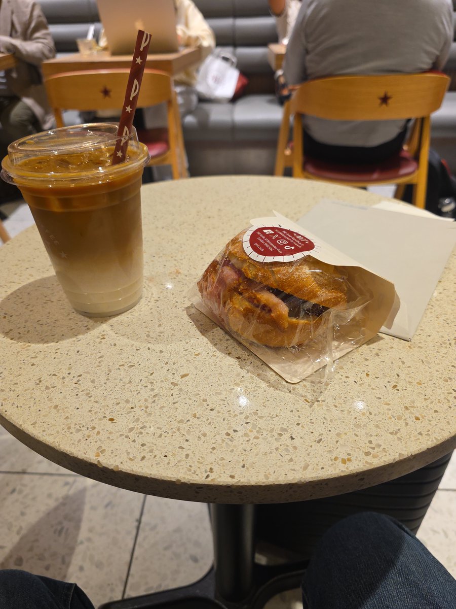 r3jectl0rd's tweet photo. First meal back and im already missing pan mee + missed connecting flight so 4hr wait for transit🤩 https://t.co/OxrS7pNS0S