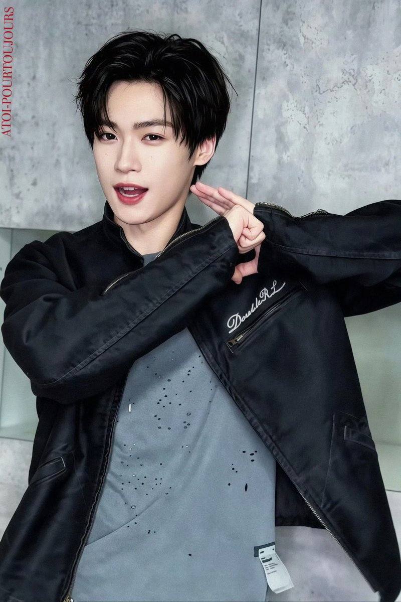 RedStringz99's tweet photo. #Ziyu https://t.co/8aVAZrlCd4
