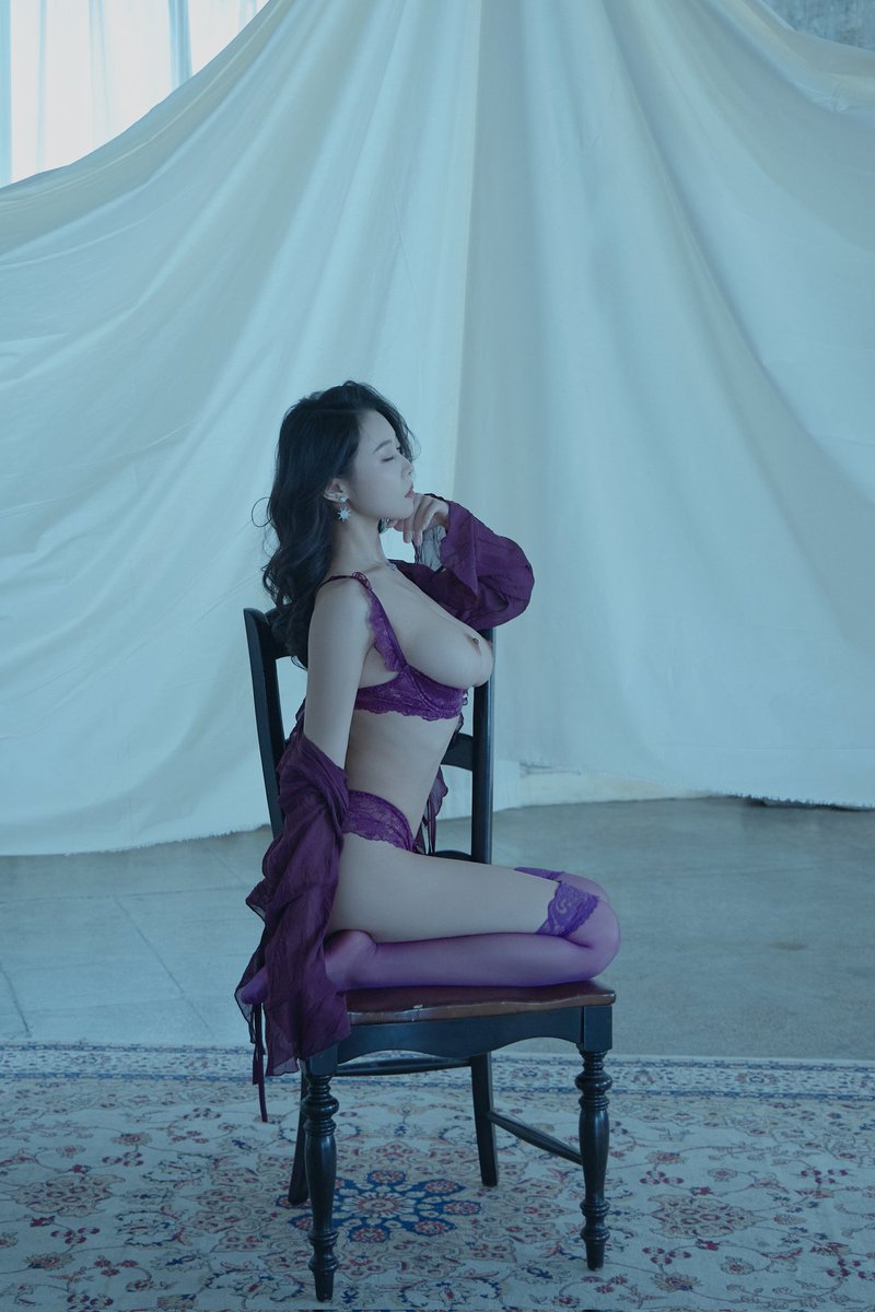 zhu16881688's tweet photo. 总结到位🤡
美国顶级有钱人在干什么：

奥特曼 → 搞 AI 大模型
黄仁勋 → 搞芯片
马斯克 → 搞星链、无人驾驶

中国顶级有钱人在干什么：

徐波 → 玩女人、生一百多个
王思聪 → 玩网红
贾跃亭 → 玩概念、玩股民
孙宇晨 → 玩巴菲特、玩景甜

五千年过去了，底层代码还是抢钱、抢粮、抢女色 https://t.co/pAh9khinSF