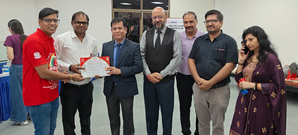 AmityNss's tweet photo. Conducted Blood Donation Drive with @HDFC_Bank, SDMH Hospital, Suman Blood Bank and Akhil Bhartiya Terapanth Yuvak Parishad. https://t.co/oAgSBJQfNl