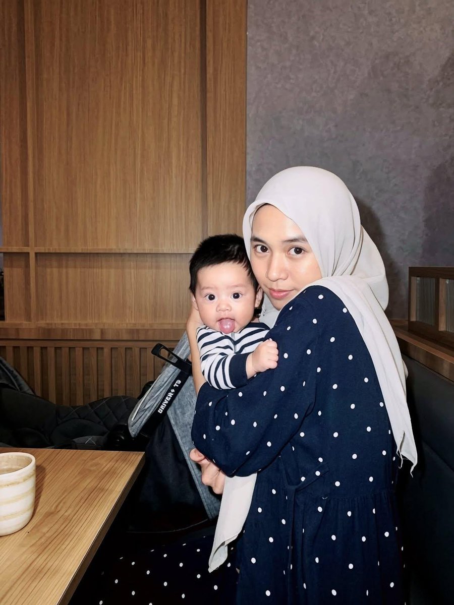 GabbyMahesju's tweet photo. SUNGKEM DULU SAMA KAKAK THREADS YANG REKOMENIN FILTER INI SEMOGA MASUK SURGA 😭 demi apaaa hasilnya kek pake digicam ✋🏻 https://t.co/6uoPN8TLV8