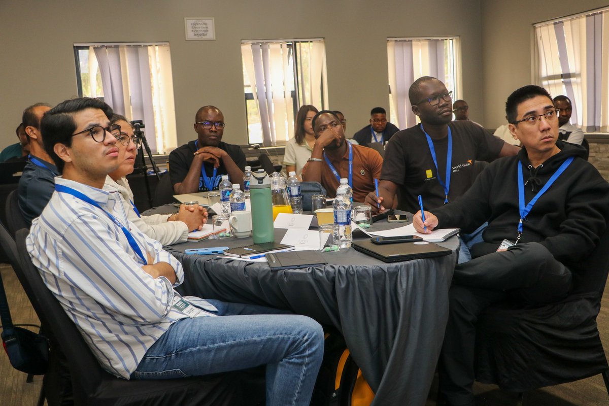 WorldVisionZim's tweet photo. @WorldVision🇿🇼is hosting the DRI WASH Capacity Building Programme, bringing together 25 students &amp; 7 lecturers from 24 countries

Officially opened by @WorldVisionSAR Leader Mathew Pickard, the programme includes knowledge sharing &amp; field visits to explore WASH interventions in🇿🇼 https://t.co/JeEP9Azdae