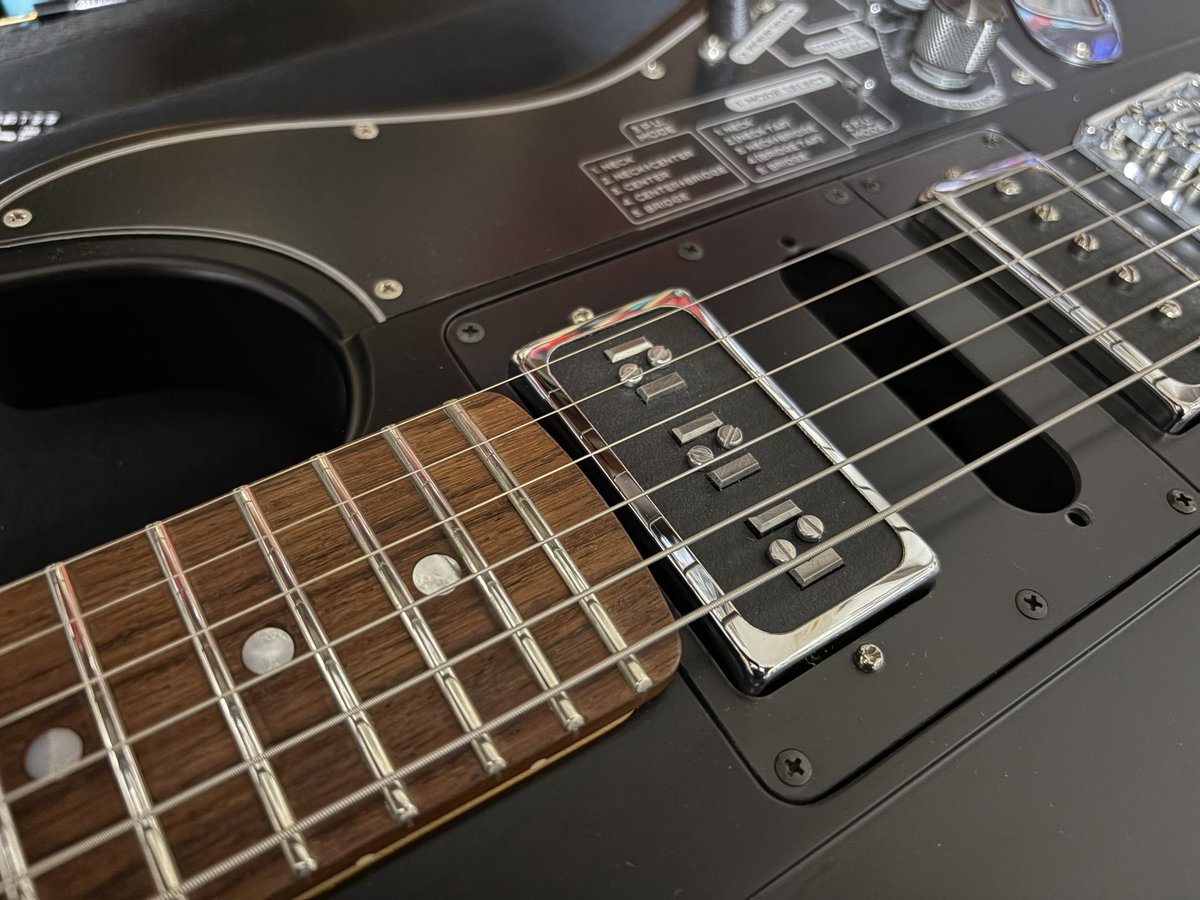 mtguitarworks's tweet photo. 新作PUのサウンドチェック🎸

ハムバッカーサイズのStaple ピックアップ
「RETRO Staple 94」

現在製作中のギターに搭載予定です！ https://t.co/aSVMnyV2qv