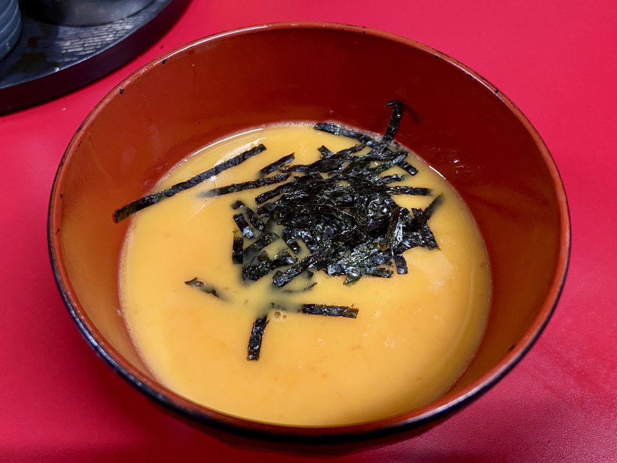 torimenoseinen's tweet photo. ラーメン二郎 新宿歌舞伎町店
大盛ぶた入り＋生とじ玉子＋煮玉子
全マシ

台風なのに みんなよく新宿に来るよ���。
自分もだけど

台風なのに みんなよく二郎食べに来るよな。
自分もだけど

ごちそうさまでした。 https://t.co/QIfTbSnqUt