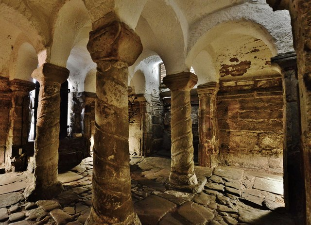 AngloSaxonPast's tweet photo. I went downstairs and found Mercia beneath an ordinary church

I’ve just stepped beneath St Wystan’s Church in Repton, Derbyshire, into an Anglo-Saxon crypt surviving from one of Mercia’s great religious centres.

I expected the royal connection to be what stayed with me. Instead, it was the four stone columns. Their spiral carving makes this tiny underground room feel almost handmade rather than monumental.

The crypt is thought to have begun as a baptistery before becoming a royal mausoleum, though its history changed over time.

Standing between those worn columns, I stopped thinking about kingdoms for a moment. What caught me was the mason’s work: someone cutting those spirals carefully enough that we can still follow them with our eyes.