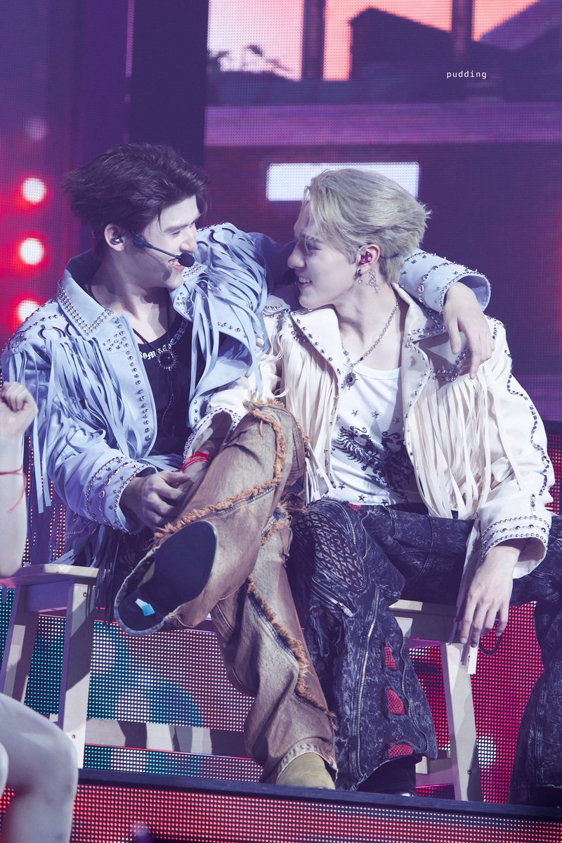 skinanaii's tweet photo. ห้ะ ถามจริง จับมือกันด้วยหรอช็อตนี้😭😭😭😭😭😭😭😭😭😭😭😭😭😭😭😭😭😭😭😭😭😭😭😭😭😭😭😭😭😭😭😭😭😭😭😭😭😭 สงสัยคงจะปฟกอย่างที่หลานบอกจริงๆ https://t.co/a5liTJZGSg