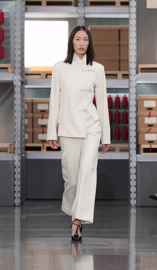 DrawInPink's tweet photo. Max Mara Resort 2027
🤍♥️🤍 https://t.co/T3gWeclmGM