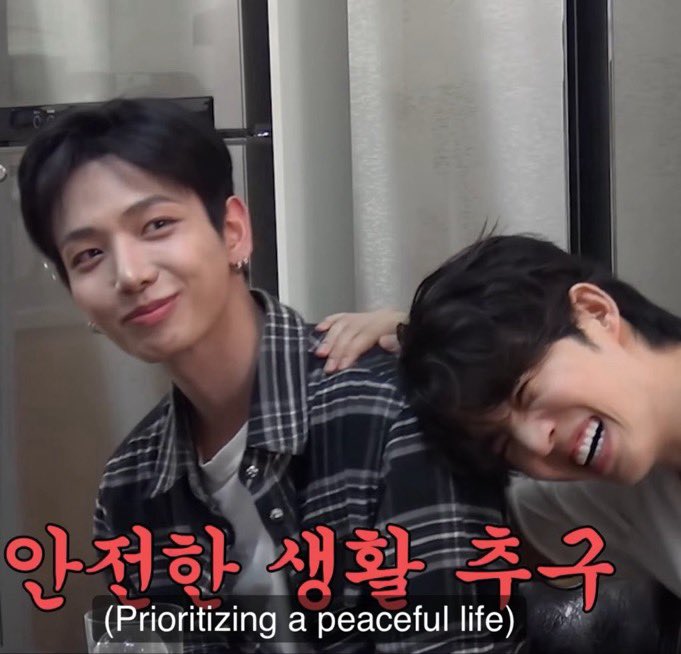 ihugmyung's tweet photo. started out like this and ended up like that THEY ARE SOO CUTE 💗 https://t.co/DWK3WxYPEj