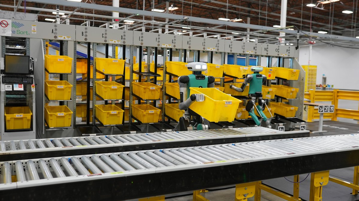 NNeuvoigt's tweet photo. Agility Robotics is scaling Digit from pilot to fleet: it announced Sept 18 a commercial deployment covering 50 locations for last-mile delivery and parcel sorting, with support and maintenance. #AgilityRobotics #Digit #LogisticsRobot https://t.co/X2cor0fqOA