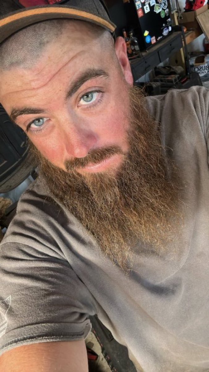 ObeyMcVey's tweet photo. How much for FaceTime? https://t.co/ce6oC0rBk5