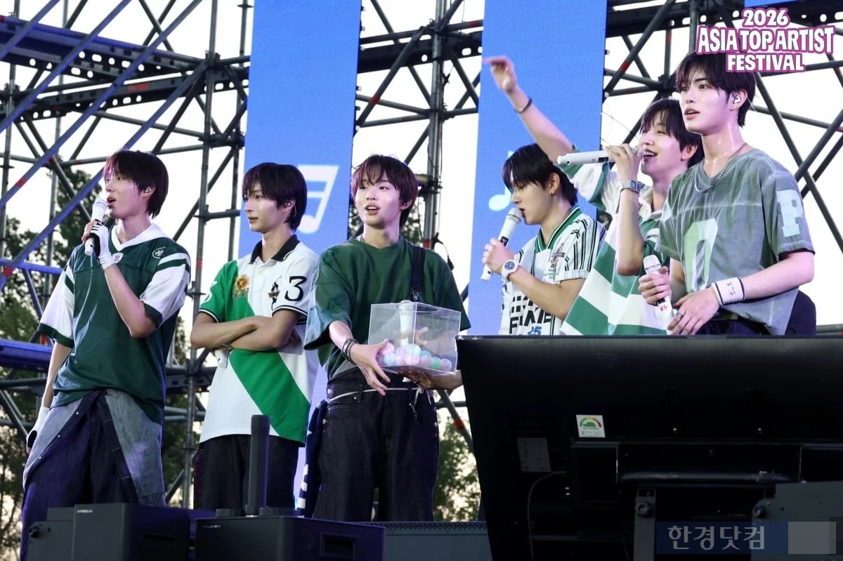 Spain_KickFlip's tweet photo. Parte 1 de fotos de @kickflip_jype en el ATA Festival que se pueden encontrar en este articulo 

🔗https://t.co/mzrnfy7rFA

#ATA페스티벌 #ATAFESTIVAL #ATA #킥플립 #KickFlip https://t.co/SeTWDZHB8E