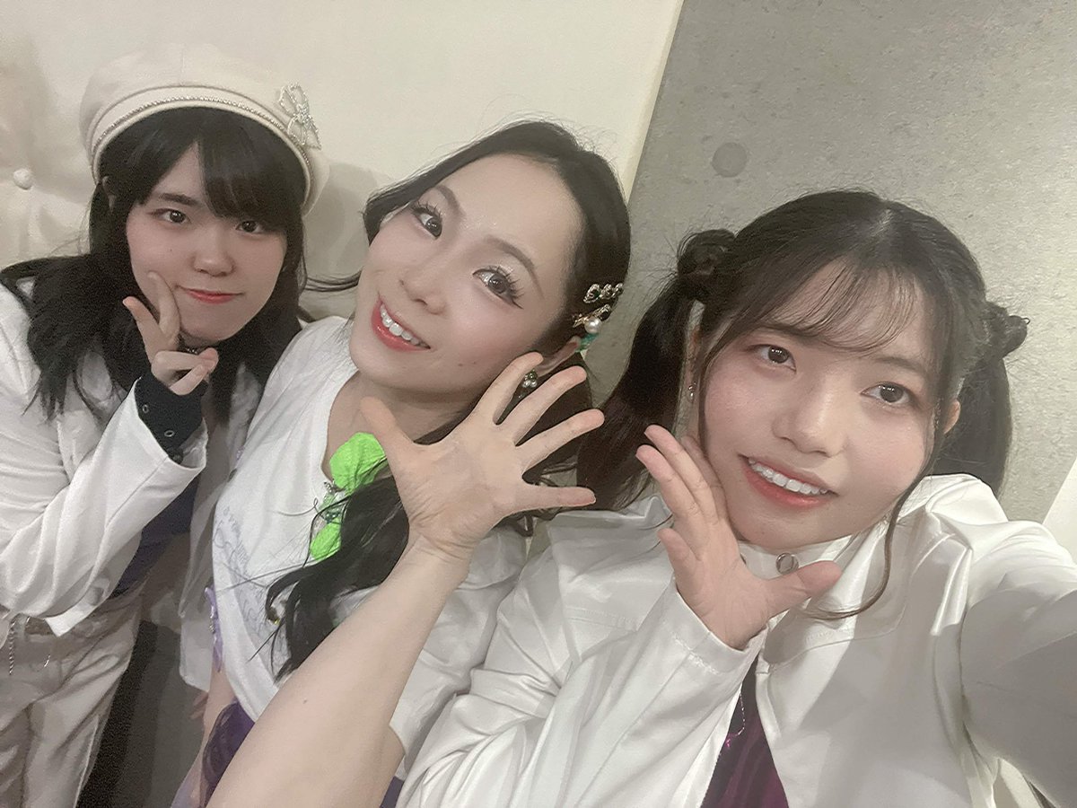 Rui_Hime_Earth's tweet photo. Pinkie DIAMOND 1 ありがとうございました✨️

オリジナル曲マシマシで
iLiFEさんの楽曲もカバーさせていただきました！

ほわてらワールドいかがでしたでしょうか？

共演者様の野津憂香さんと
Woman Syndromeの若草めろこさんと
お写真を撮って頂きました✨️ https://t.co/Y1vbJm00o2