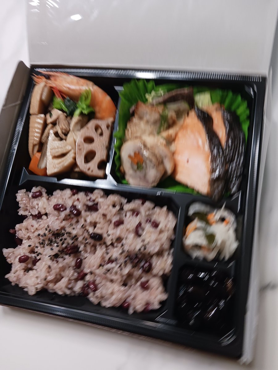 tutonokookami's tweet photo. 今日二千円のお弁当45やりました。やった😃✌ https://t.co/z8iC8cHgQx