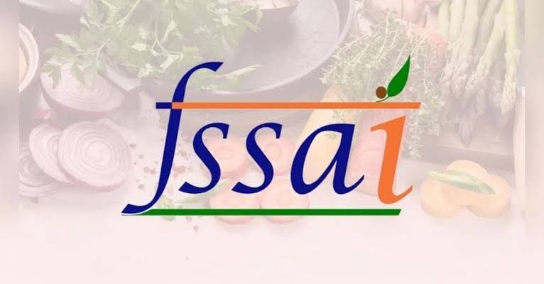 IndianTechGuide's tweet photo. 🚨 India's FSSAI is testing an AI-based system to automatically detect food safety violations on e-commerce platforms. https://t.co/RHmFT3Swpx