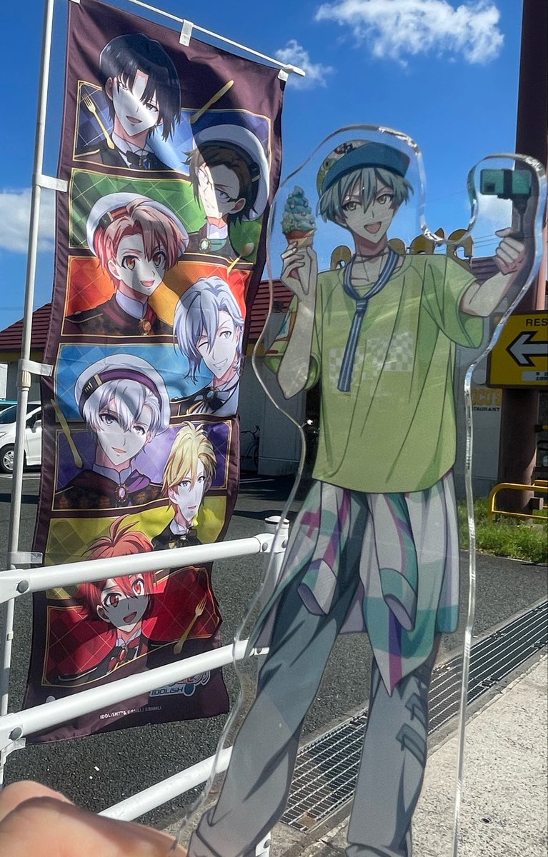 i7trz_'s tweet photo. 帰省タイミングよく🏠三月パネルに会えたっ！コラボメニューも、特典もなかったのは残念だけど空間は味わえましたっ🫶 https://t.co/5UyVUfTjeQ