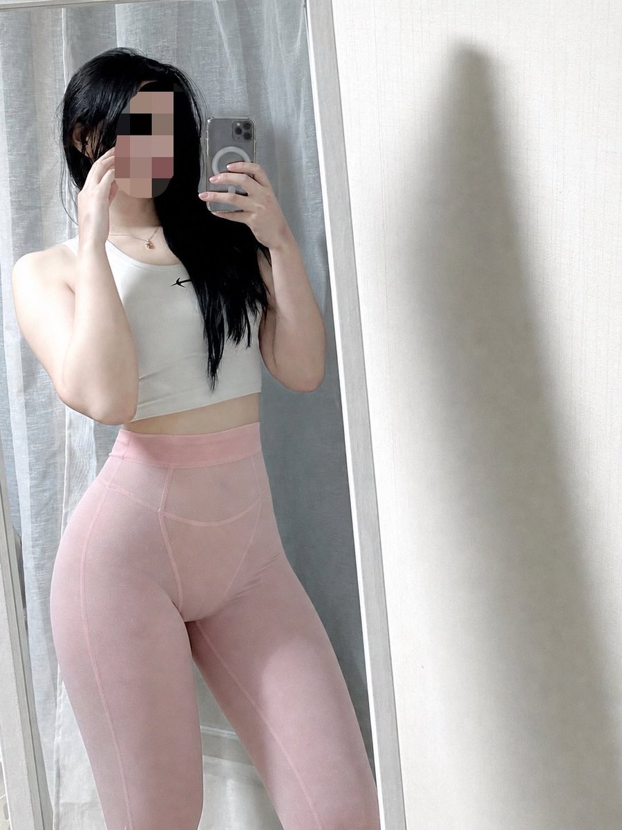 Yurii_luv97's tweet photo. Buổi đầu đi coach mặc vậy được không ạ ?💗 https://t.co/yhF900LMEH