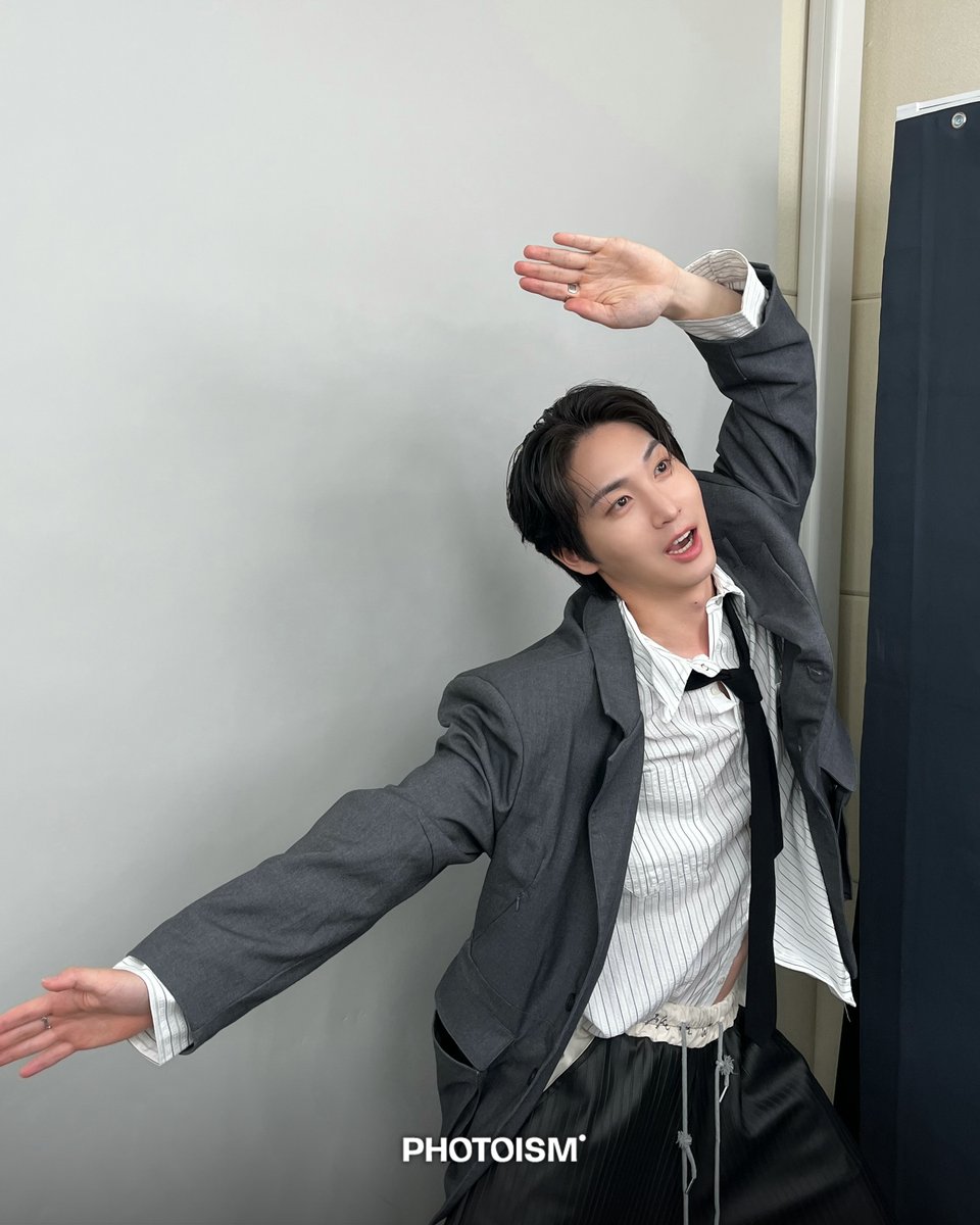 photoism_behind's tweet photo. PHOTOISM X 펜타곤

사진도 척척 잘 찍는
용감쟁이들 🫶

@CUBE_PTG

#포토이즘 #펜타곤 #PENTAGON

ONLY IN PHOTOISM https://t.co/xBtx08pNgU