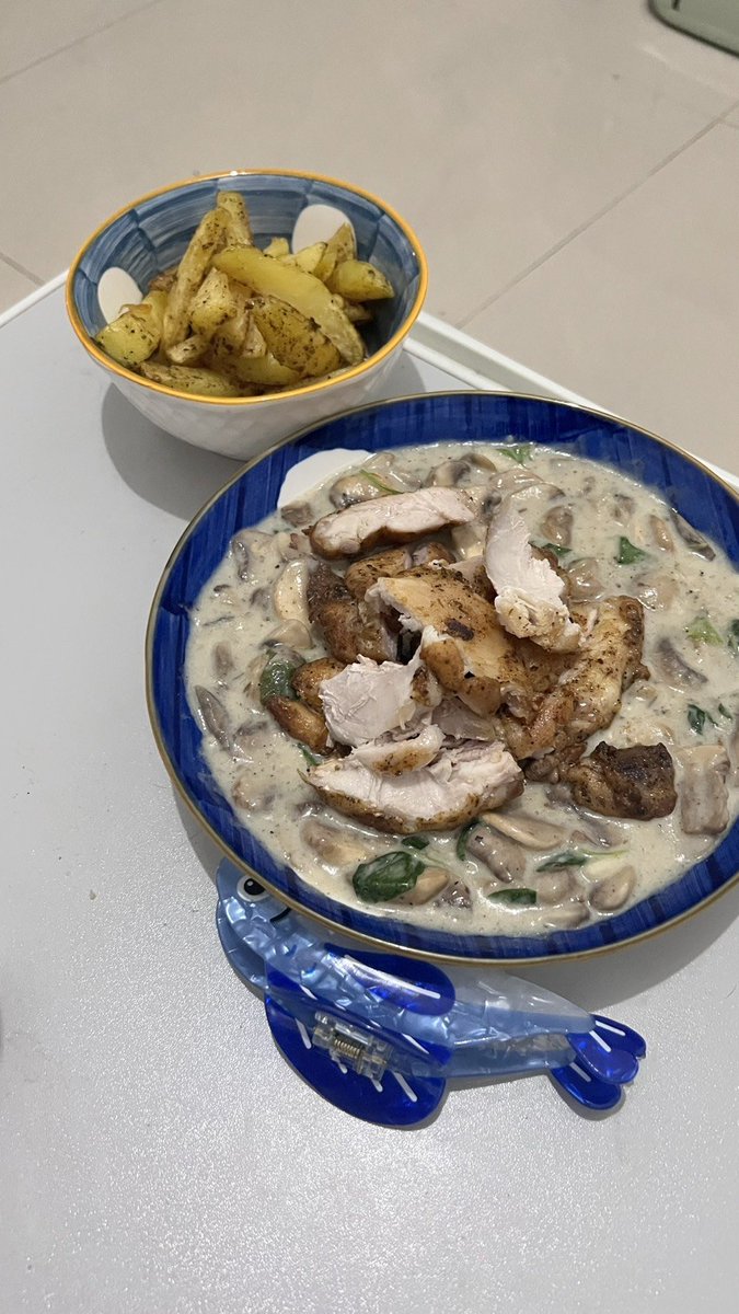 comstelation's tweet photo. cooking as survival skill tapi lama-lama ya suka juga dengan aktivitas ini

apalagi kalau hasilnya mantep padahal masak cuma di kosan https://t.co/YxDS8dTv4z