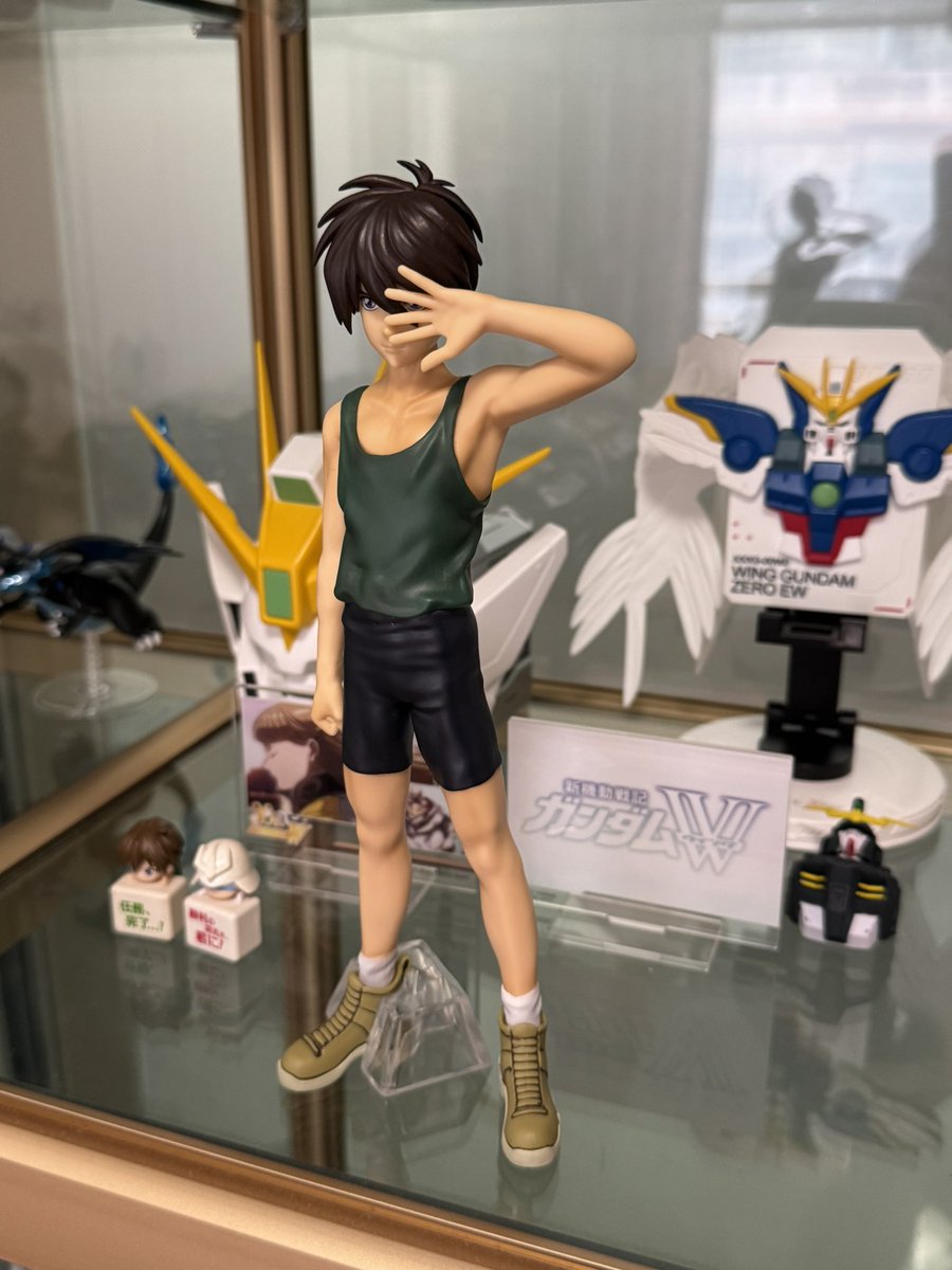 ro319_hr's tweet photo. 几���没抽到之后激情购入
这��手办感觉作为赏品的质量还可以，肌肉的形状都出来了，就是鞋面有些线头没擦干净
总之这么久第一次有高达角色的手办了 https://t.co/i7VSFtws7F