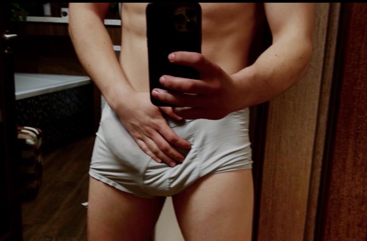 Arut_Sim0ns's tweet photo. Who can take my morning bro in its entirety?😏

NSFW 18+ https://t.co/fXrLEtlqaM