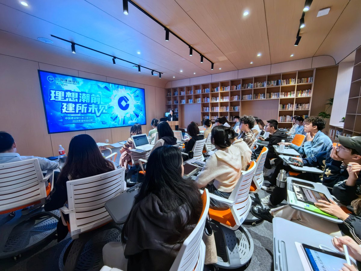 0103Bonnie2000's tweet photo. Just wrapped an inspiring FinTech Innovation Workshop! Learned actionable strategies for streamlining cross-border payments and connected with 50+ industry pros. Ready to apply these game-changing insights to my project! #FinTech #ProfessionalDevelopment https://t.co/vVsoI8LFNs