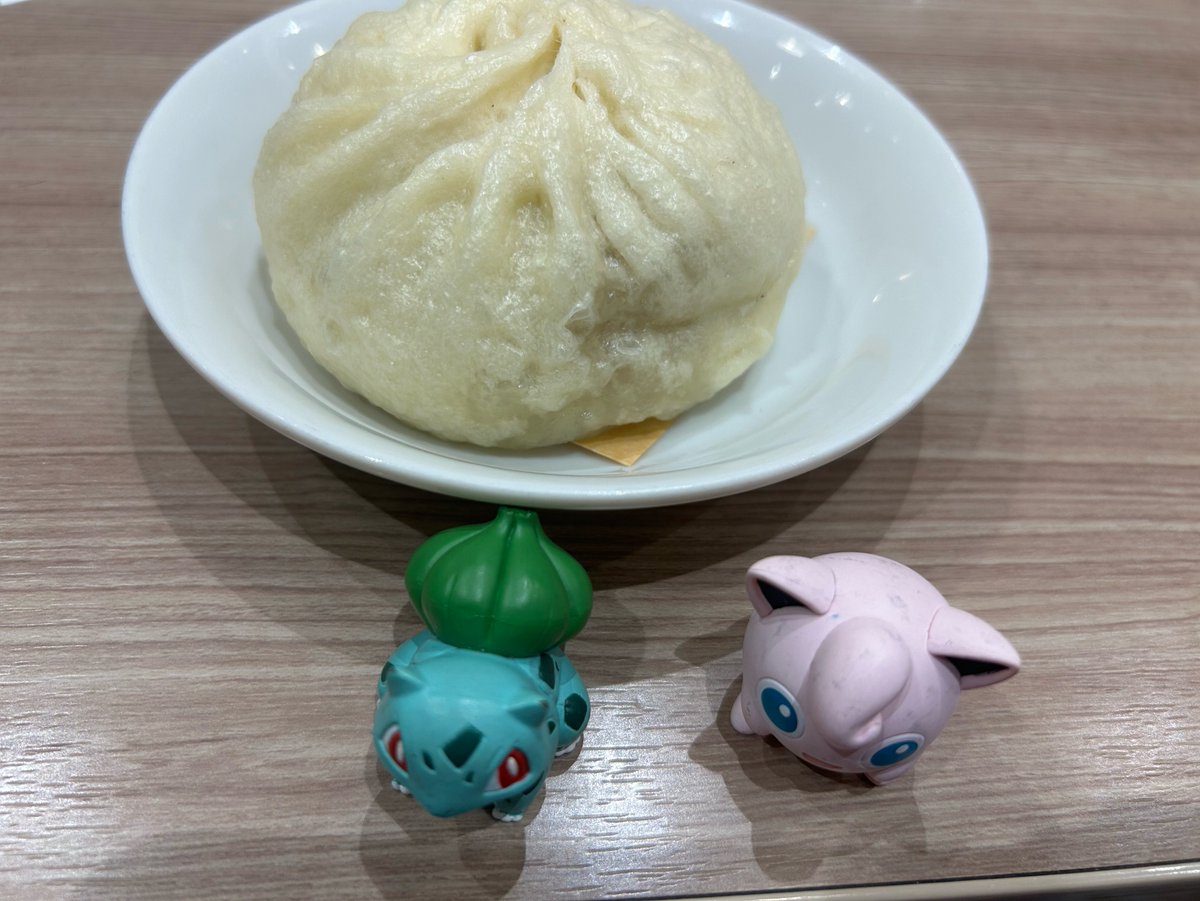 137172471's tweet photo. イートインは並んでないから最高ね😚 https://t.co/6VNGxfETEJ