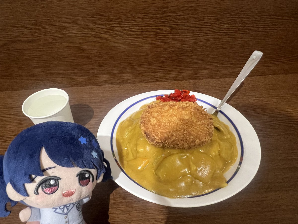 kenrairi's tweet photo. 小糸、バスセンターのカレーだよ https://t.co/nPO2qKUP0I